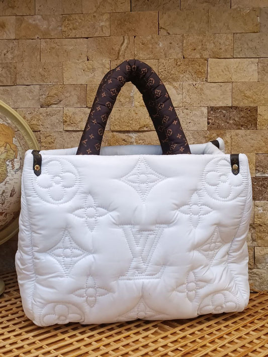 Louis Vuitton Puffy Tote Λευκή με Ανάγλυφα Μοτίβα- LV 39