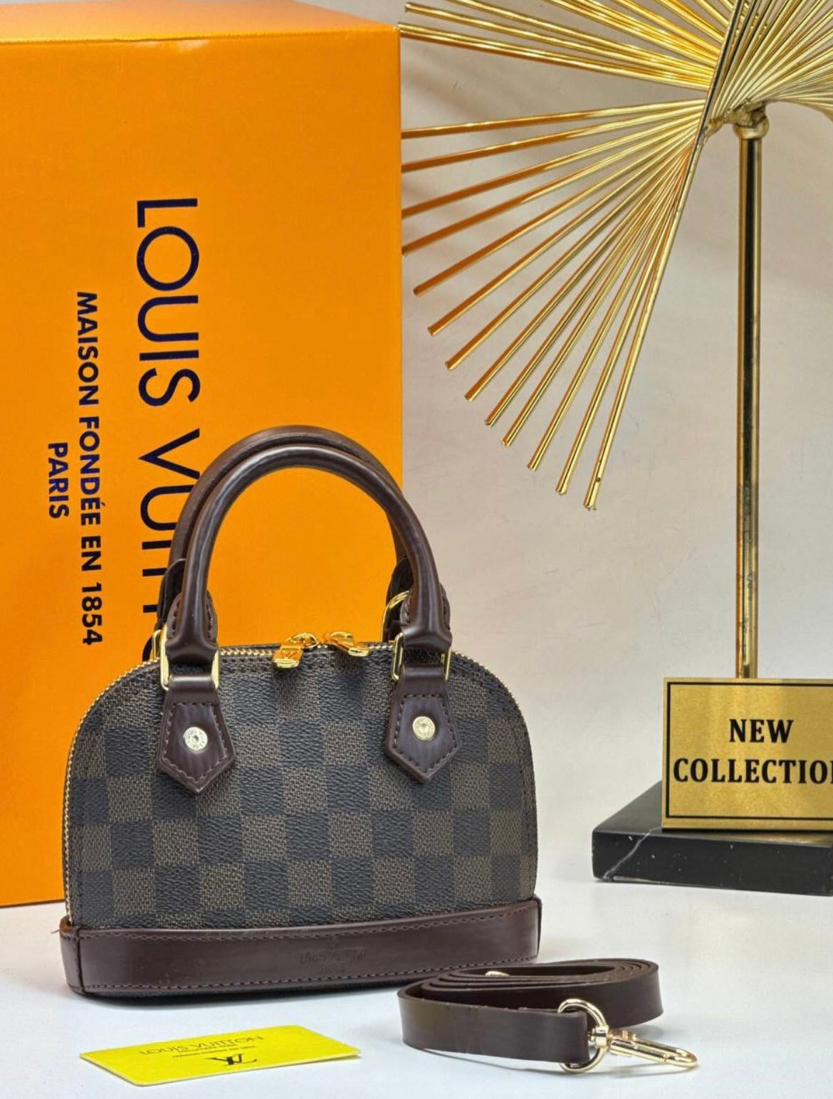 LOUIS VUITTON LEATHER GANDBAG  - LV 10
