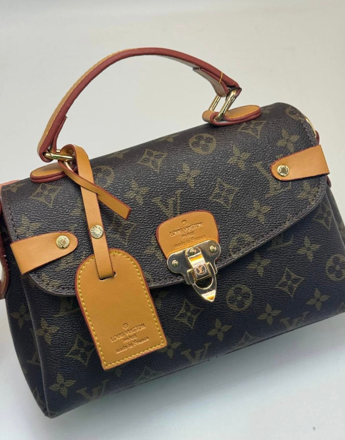 LOUIS VUITTON LATHER HANDBAG  - LV 06