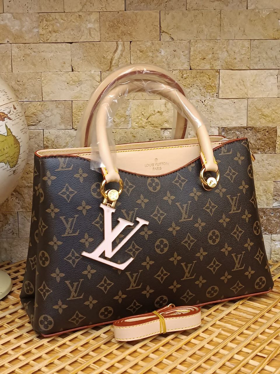 Louis Vuitton Monogram Tote – Pink Charm Edition