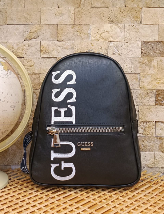 🎒 GUESS Large Logo Backpack – Black
GS 33