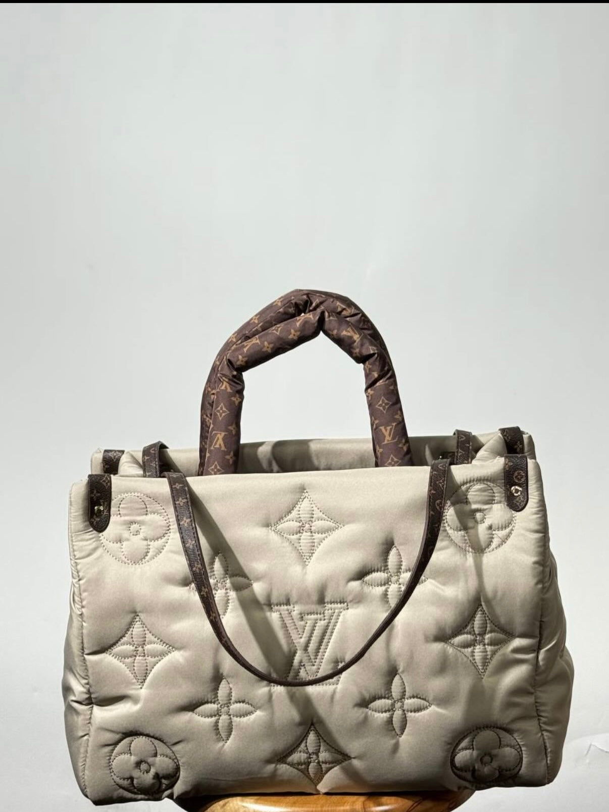 LOUIS VUITTON TOTES BAG - LV 15